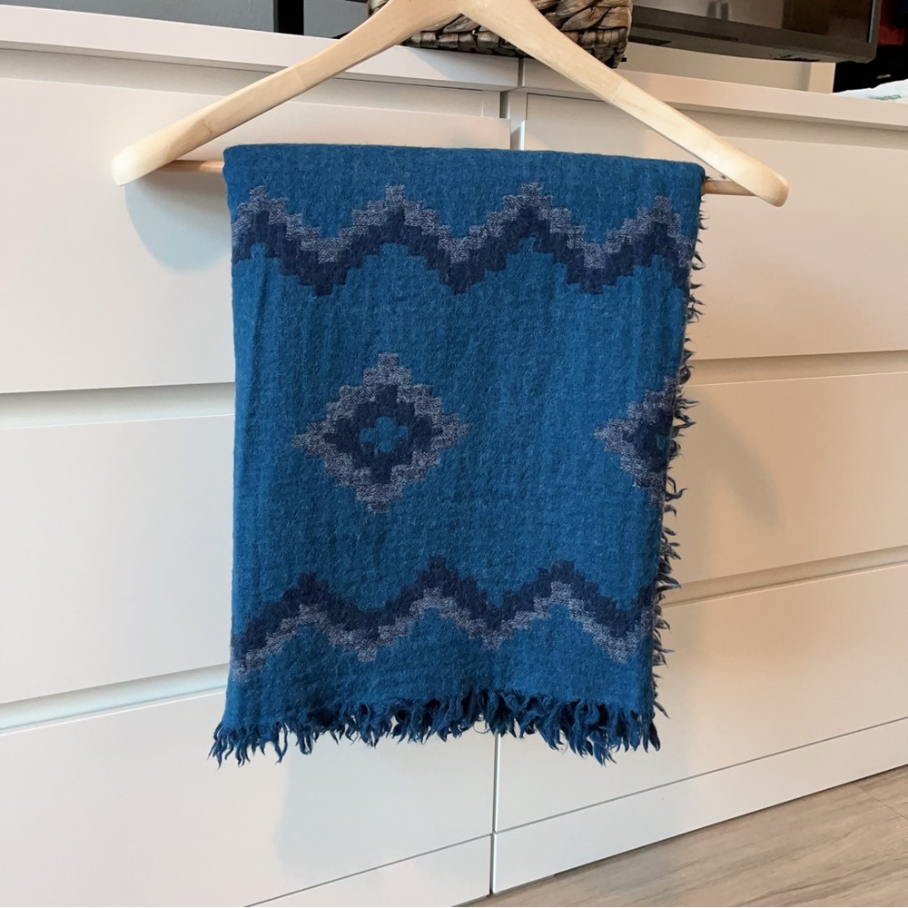 Aritzia Wilfred 100% Wool Blue Blanket Scarf